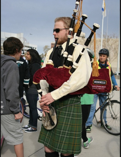 Bagpipes at Lord Mayor's ride